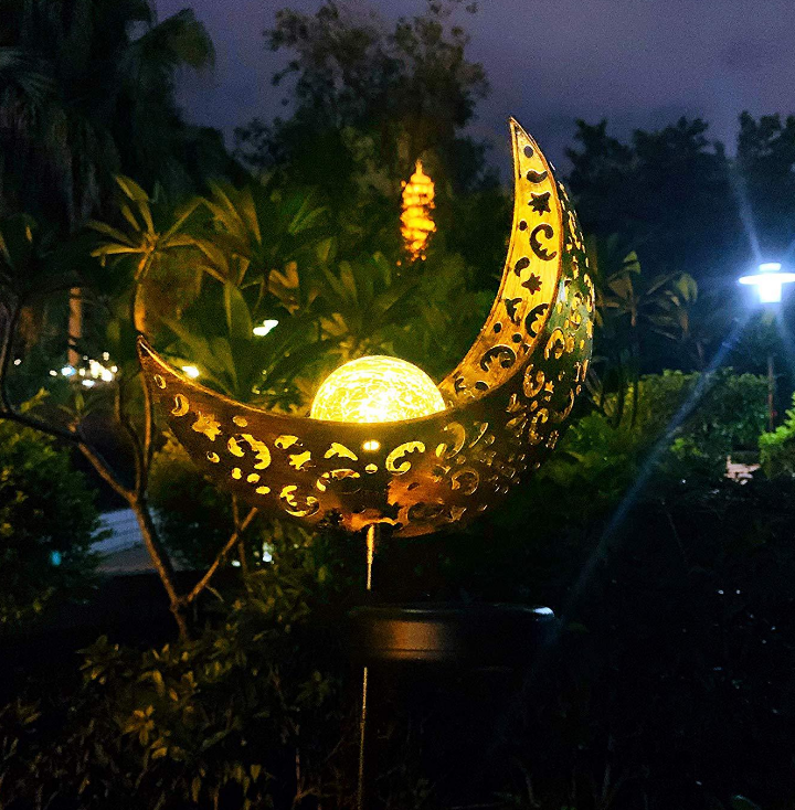 Solar Gartenleuchte aus Metall – Wasserdichtes LED Design in Mond-, Flammen-, Sonnen- oder Sternform