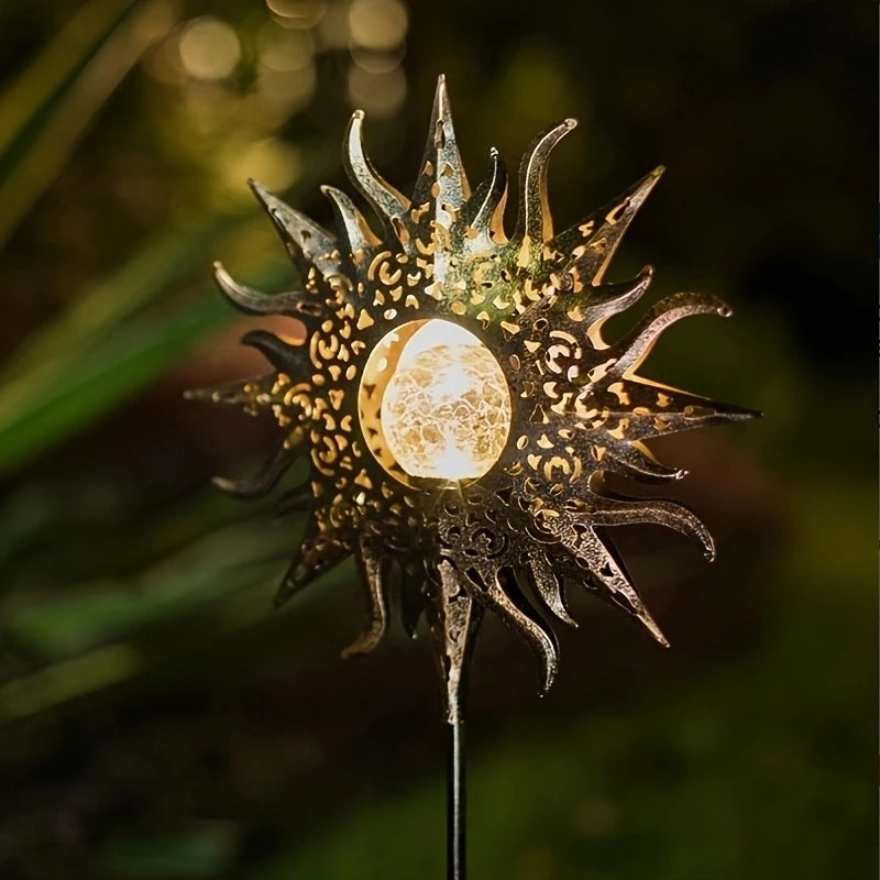 Solar Gartenleuchte aus Metall – Wasserdichtes LED Design in Mond-, Flammen-, Sonnen- oder Sternform