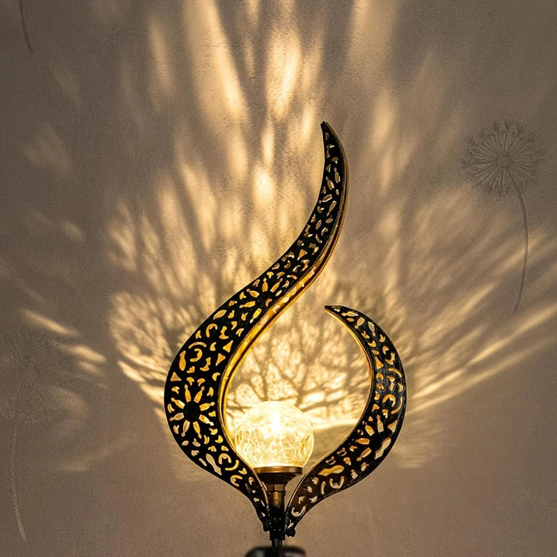 Solar Gartenleuchte aus Metall – Wasserdichtes LED Design in Mond-, Flammen-, Sonnen- oder Sternform