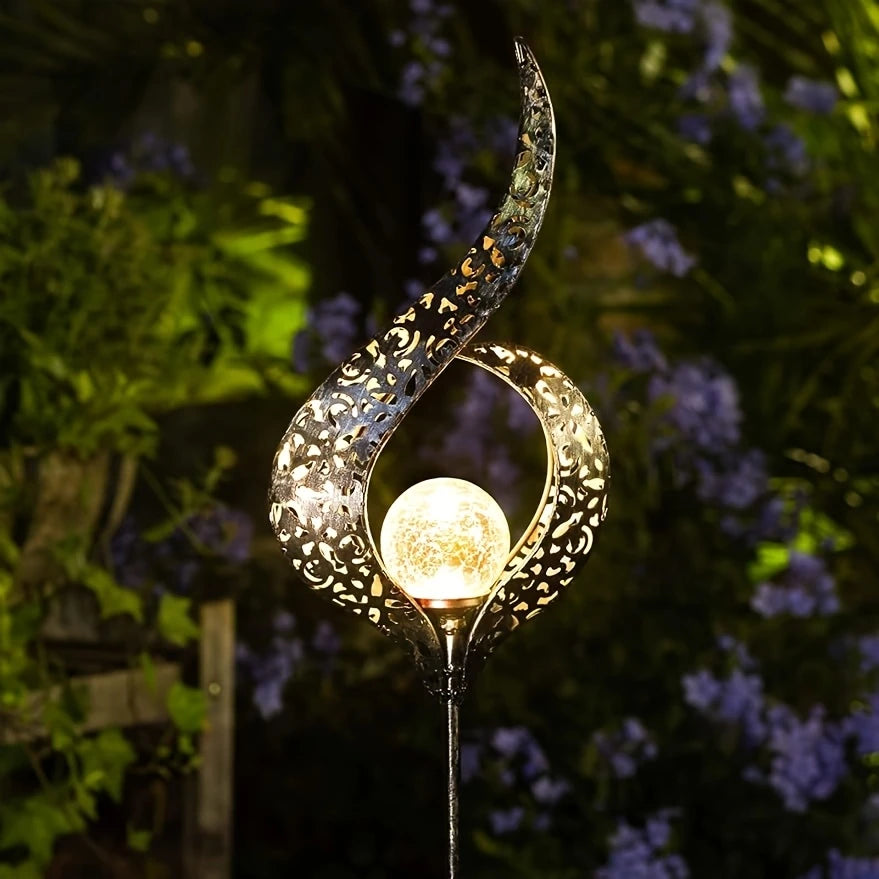 Solar Gartenleuchte aus Metall – Wasserdichtes LED Design in Mond-, Flammen-, Sonnen- oder Sternform