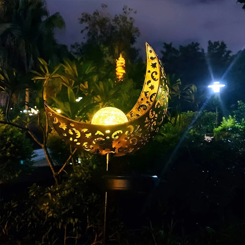 Solar Gartenleuchte aus Metall – Wasserdichtes LED Design in Mond-, Flammen-, Sonnen- oder Sternform