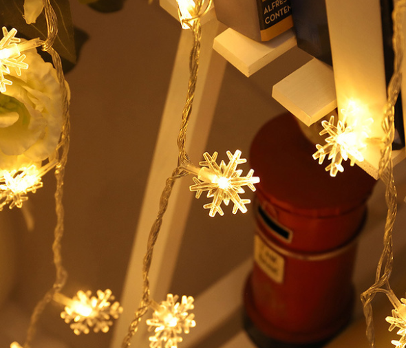 LED Schneeflocken Lichterkette für Innen und Außen – Dekorative Beleuchtung mit Warmweiß oder Buntlicht