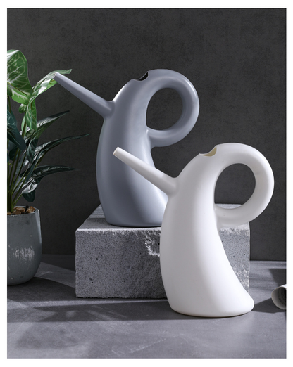 Gießkessel mit verlängertem Ausguss – Elegantes Design für präzises Bewässern