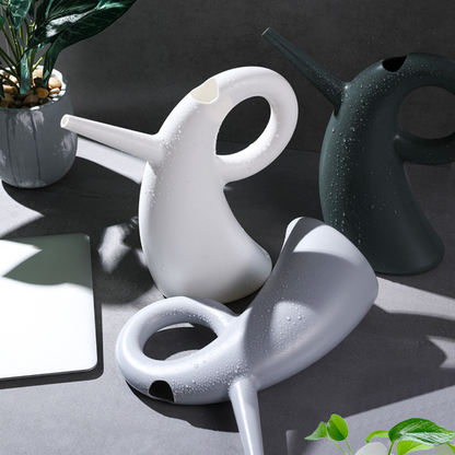 Gießkessel mit verlängertem Ausguss – Elegantes Design für präzises Bewässern