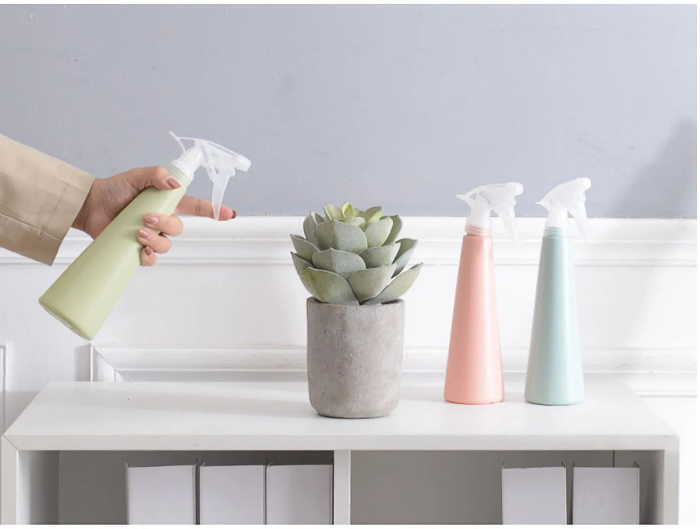 Pflanzensprühflasche im modernen Design für präzise Pflanzenbewässerung