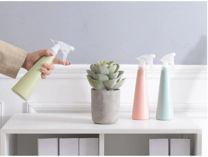 Pflanzensprühflasche im modernen Design für präzise Pflanzenbewässerung
