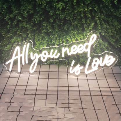 Neon Schriftzug 'All You Need is Love' – Dekorative LED Wandbeleuchtung für Innenbereich