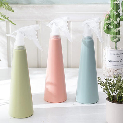 Pflanzensprühflasche im modernen Design für präzise Pflanzenbewässerung