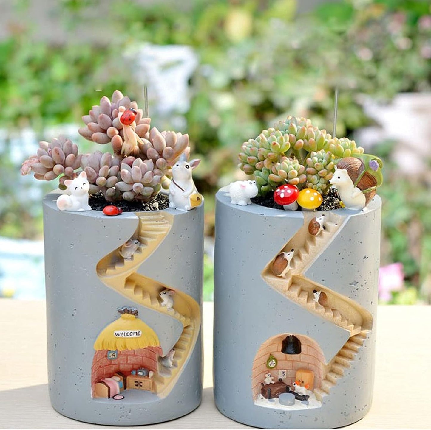 Dekorativer Pflanzentopf mit Igel- und Hasen-Miniatur – Kreatives Treppenhaus-Design für Pflanzen