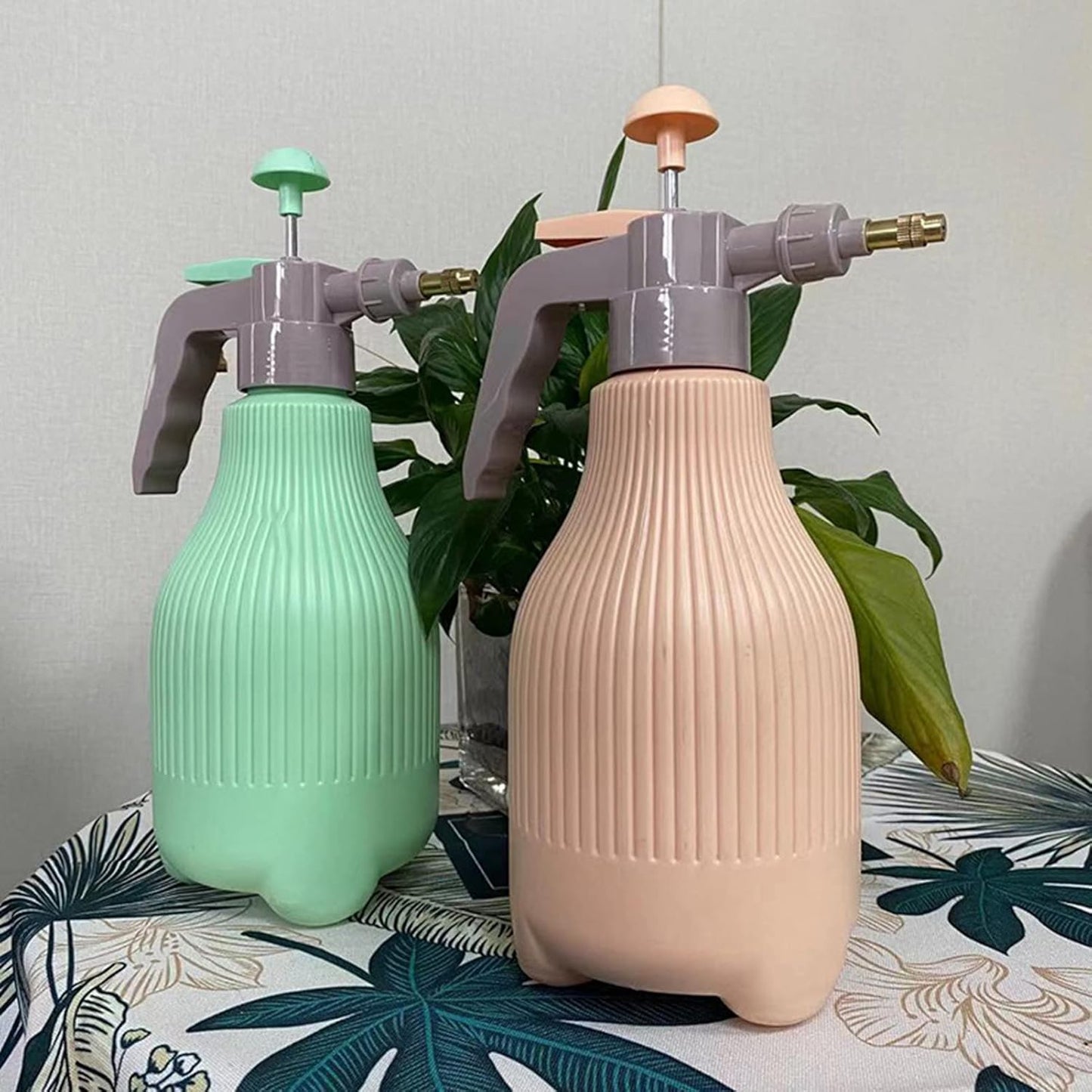 Nordische Sprühflasche mit Druckpumpe – Für Effektive Pflanzenbewässerung