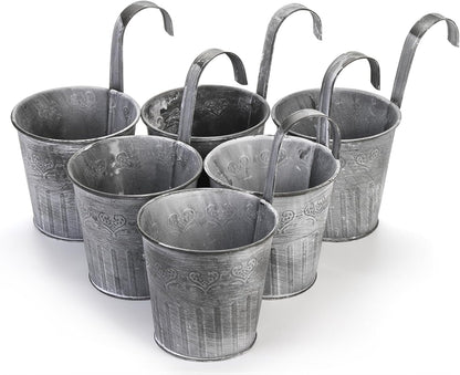 Hängender Metall Pflanztopf im Vintage Design – Dekorativer Blumentopf für Innen- und Außenbereich