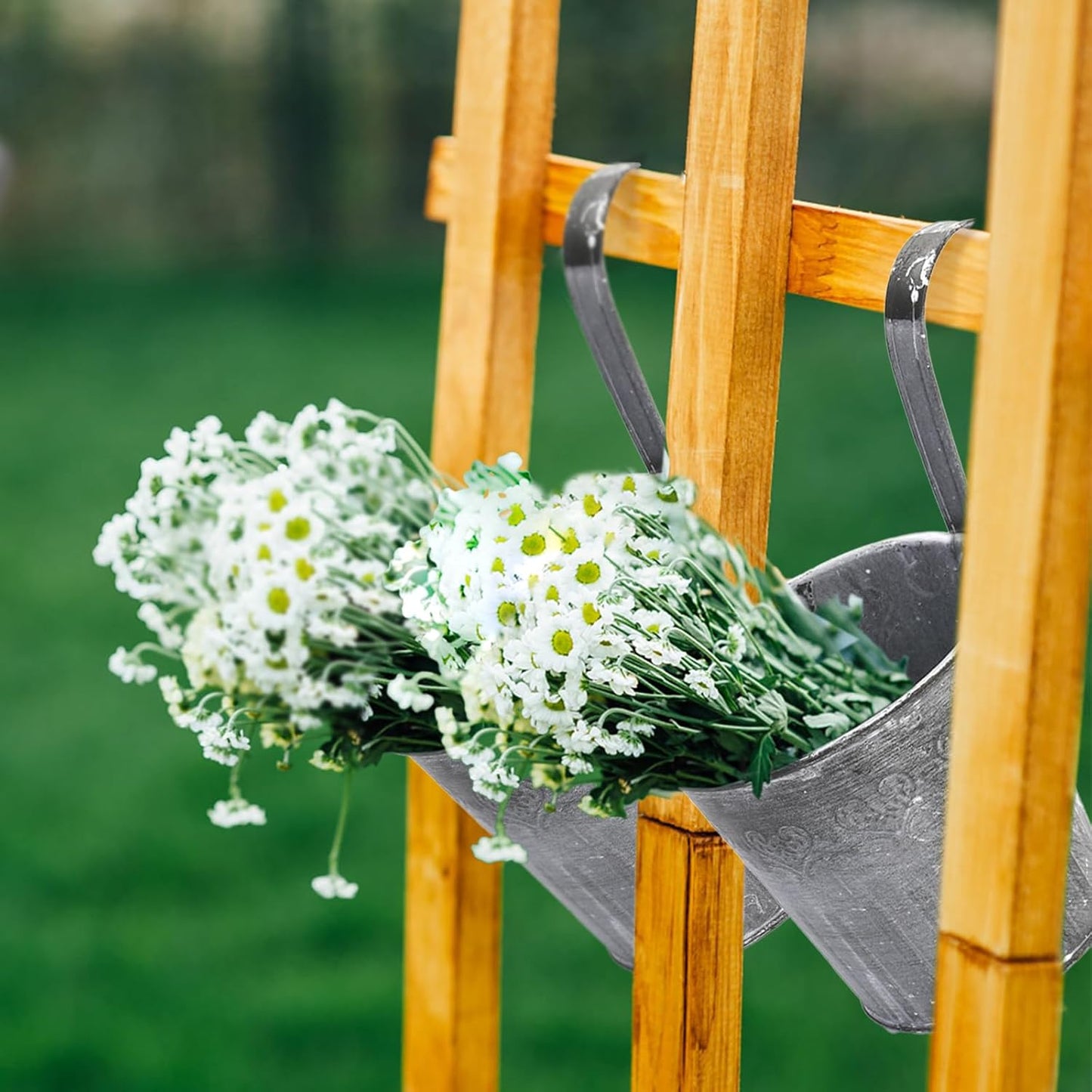 Hängender Metall Pflanztopf im Vintage Design – Dekorativer Blumentopf für Innen- und Außenbereich