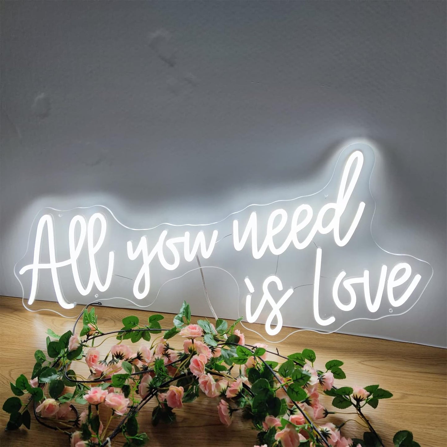 Neon Schriftzug 'All You Need is Love' – Dekorative LED Wandbeleuchtung für Innenbereich
