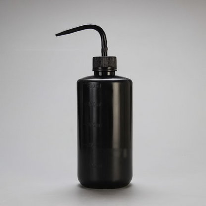 Spot 250ml Squeeze Gießflasche – Kompakte Sprühflasche für präzises Gießen und Dosieren
