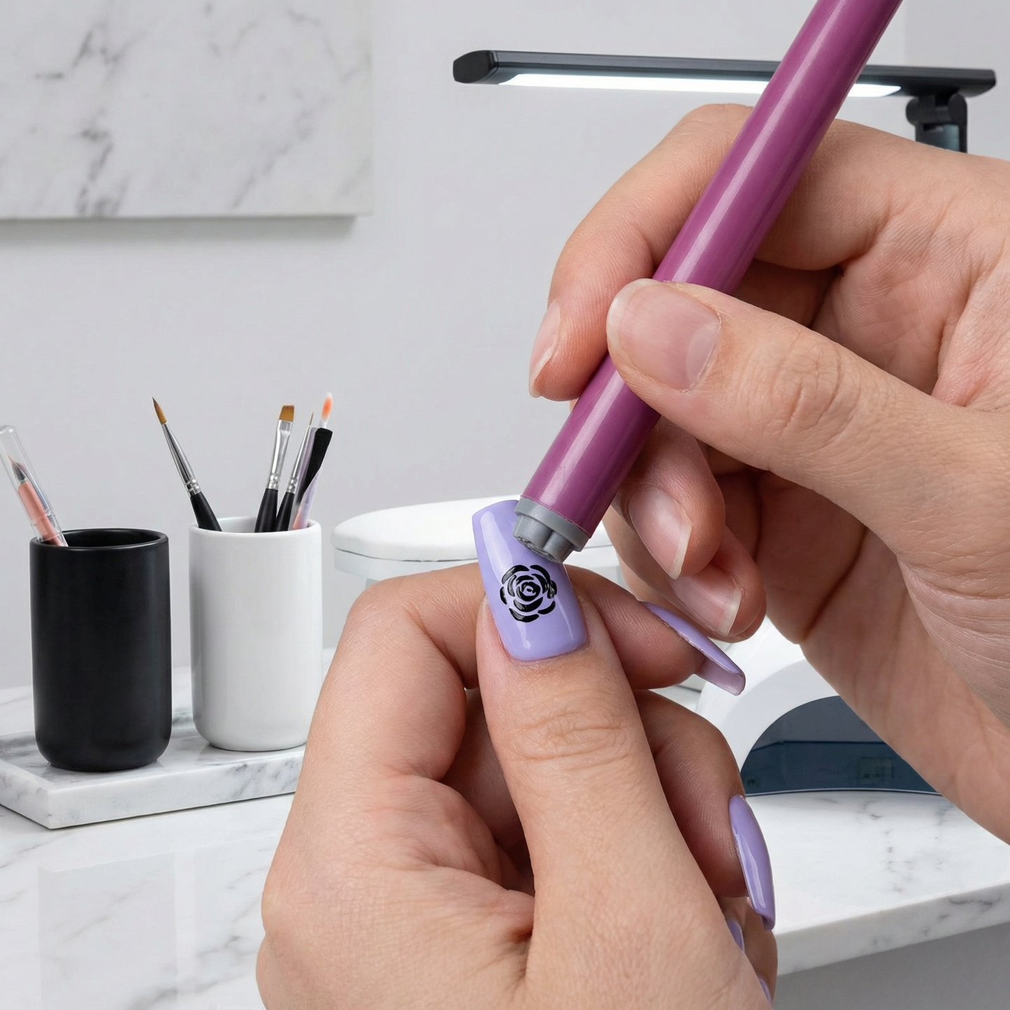 NagelKunst Stempel-Set – DIY Maniküre mit floralen Motiven