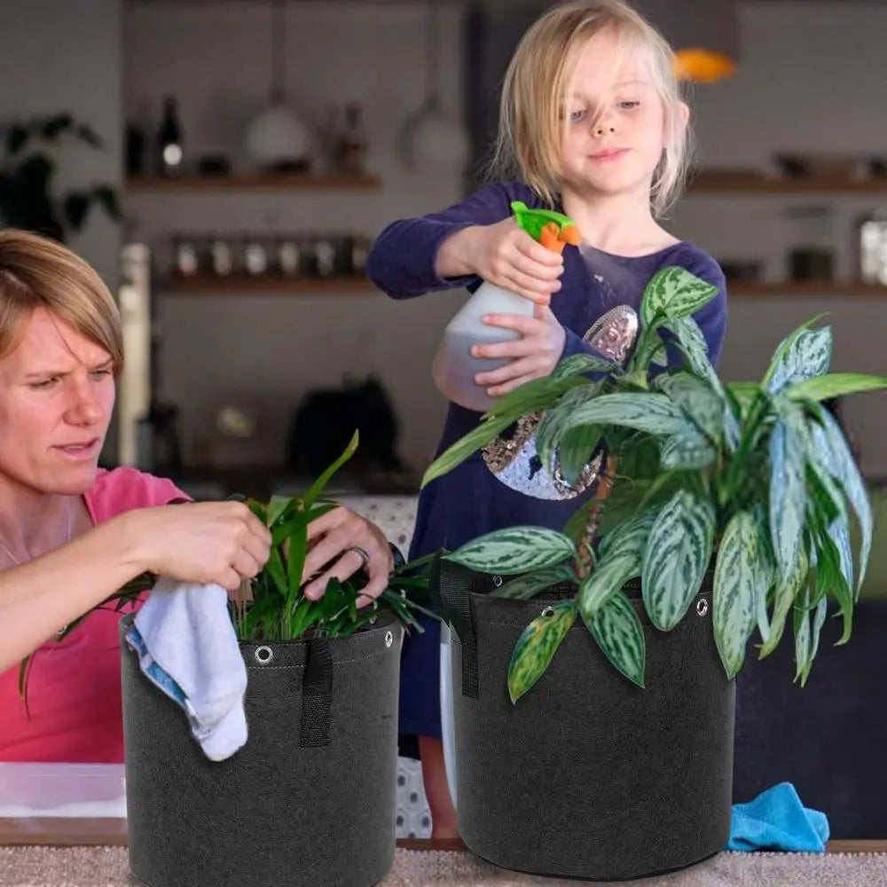 Pflanzensack aus Filz mit Tragegriffen – Atmungsaktiv und langlebig für Gartenpflanzen und Blumen
