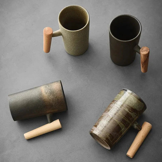 Nordische Design-Tasse – Minimalistische Keramiktasse mit Holzgriff