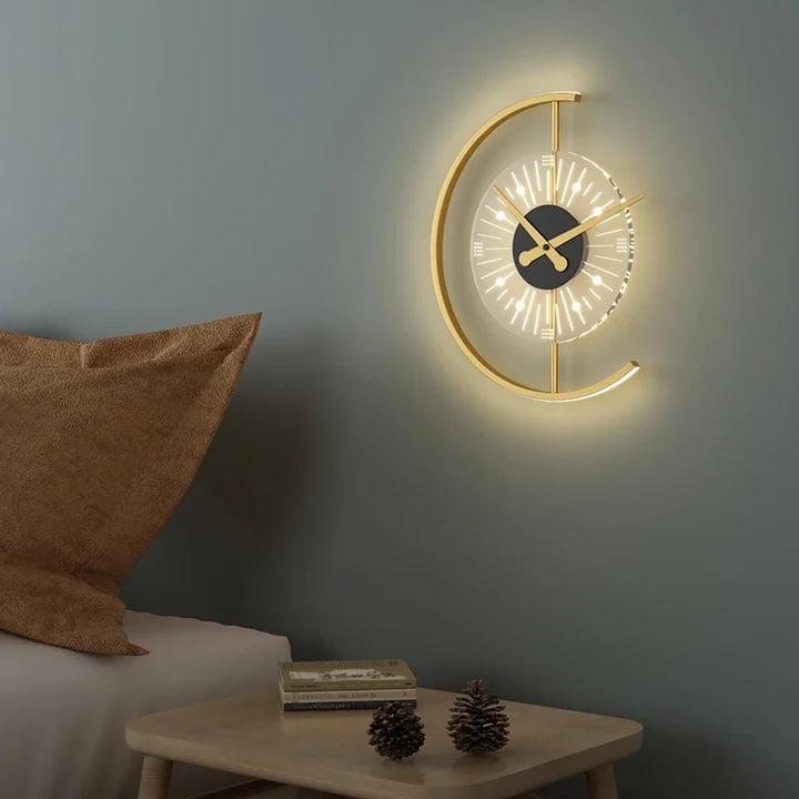 Elegante Wanduhr – Goldene Led-Leuchtuhr Im Modernen Design