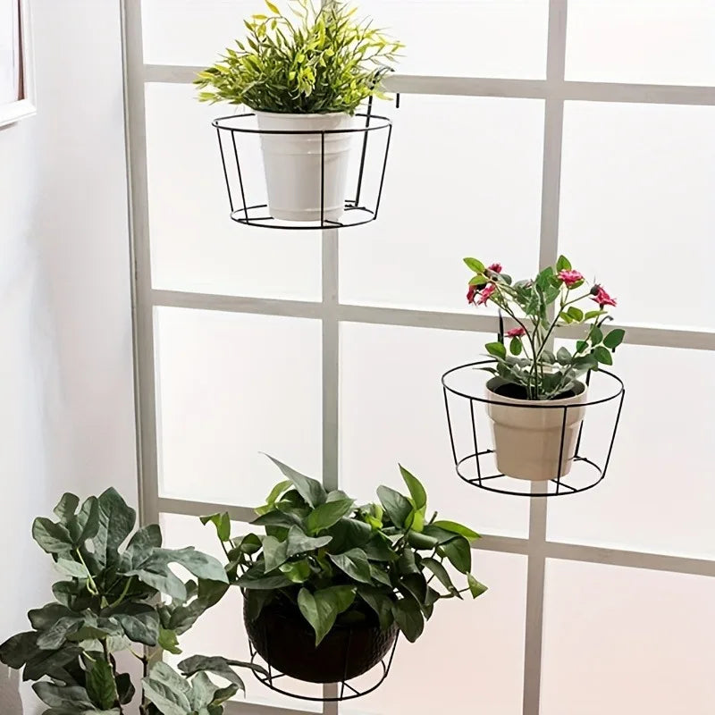 Praktischer Pflanzkübel Halter mit stabilem Metallgestell für Balkon und Terrasse