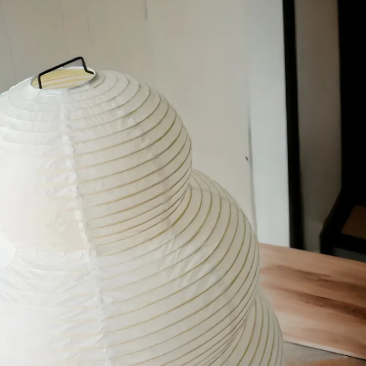 Japanische Wabi-Sabi Stehlampe im Minimalistischen Design – Für Ein Harmonisches Ambiente