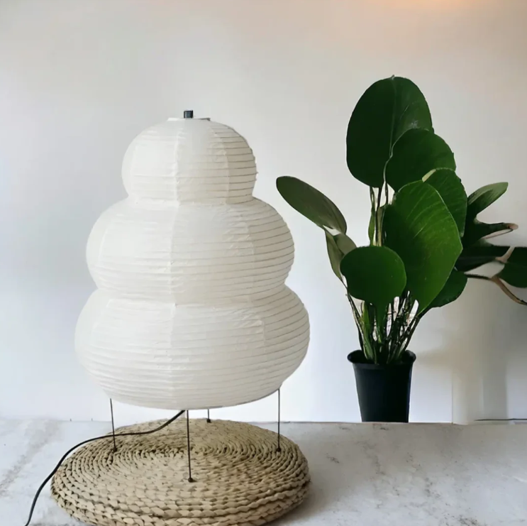 Japanische Wabi-Sabi Stehlampe im Minimalistischen Design – Für Ein Harmonisches Ambiente